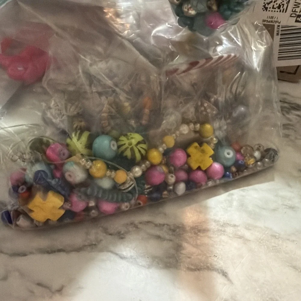 1LB BEADS AND BEAD MAKING MATERIALS (3025)